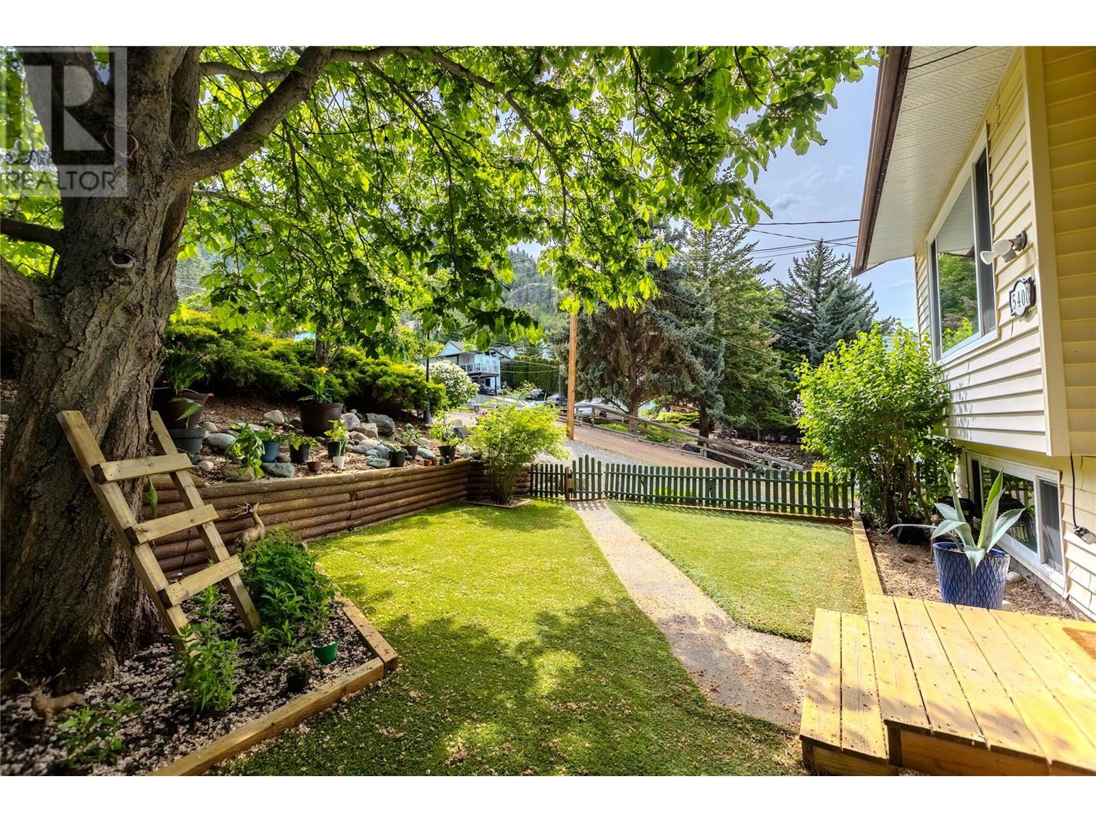Property at 5400 Morris Place image 2