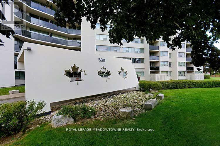 903 - 530 Lolita Gardens, Mississauga, Ontario  L5A 3T2 - Photo 4 - W12144343