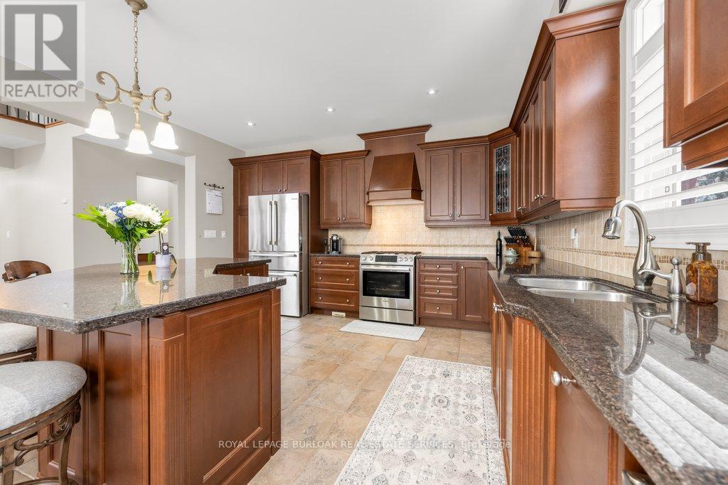 4208 Kane Crescent, Burlington, Ontario  L7M 5C1 - Photo 11 - W12144391