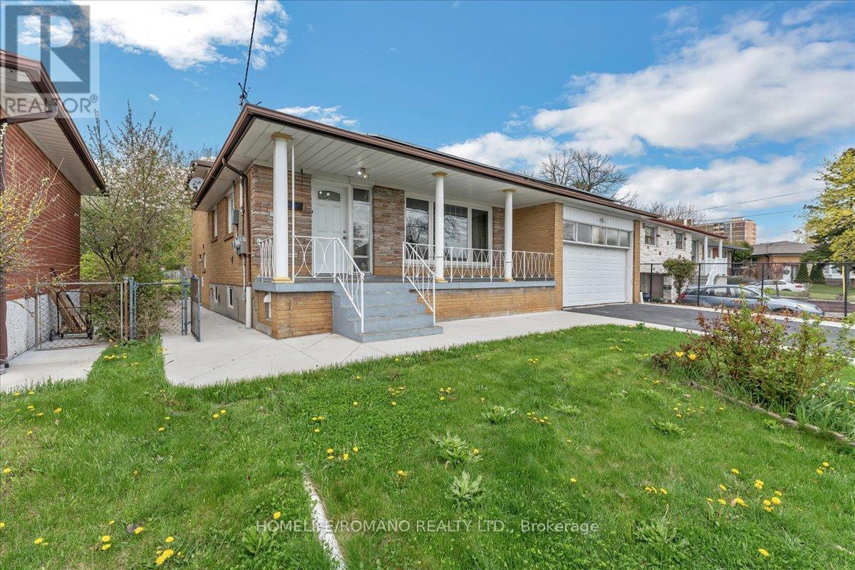 43 Hoover Crescent, Toronto, Ontario  M3N 1P4 - Photo 1 - W12144410