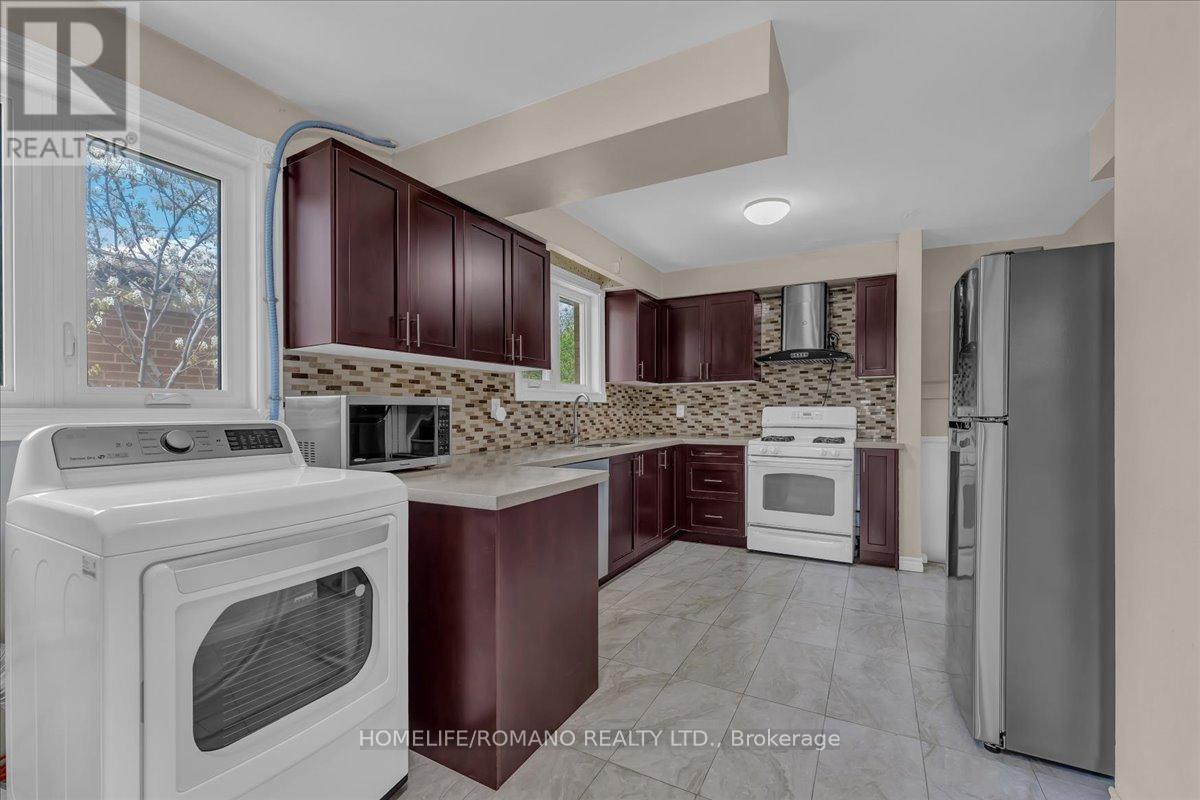 43 Hoover Crescent, Toronto, Ontario  M3N 1P4 - Photo 16 - W12144410