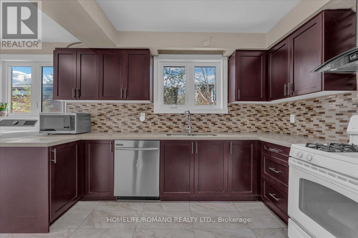 43 Hoover Crescent, Toronto, Ontario  M3N 1P4 - Photo 19 - W12144410