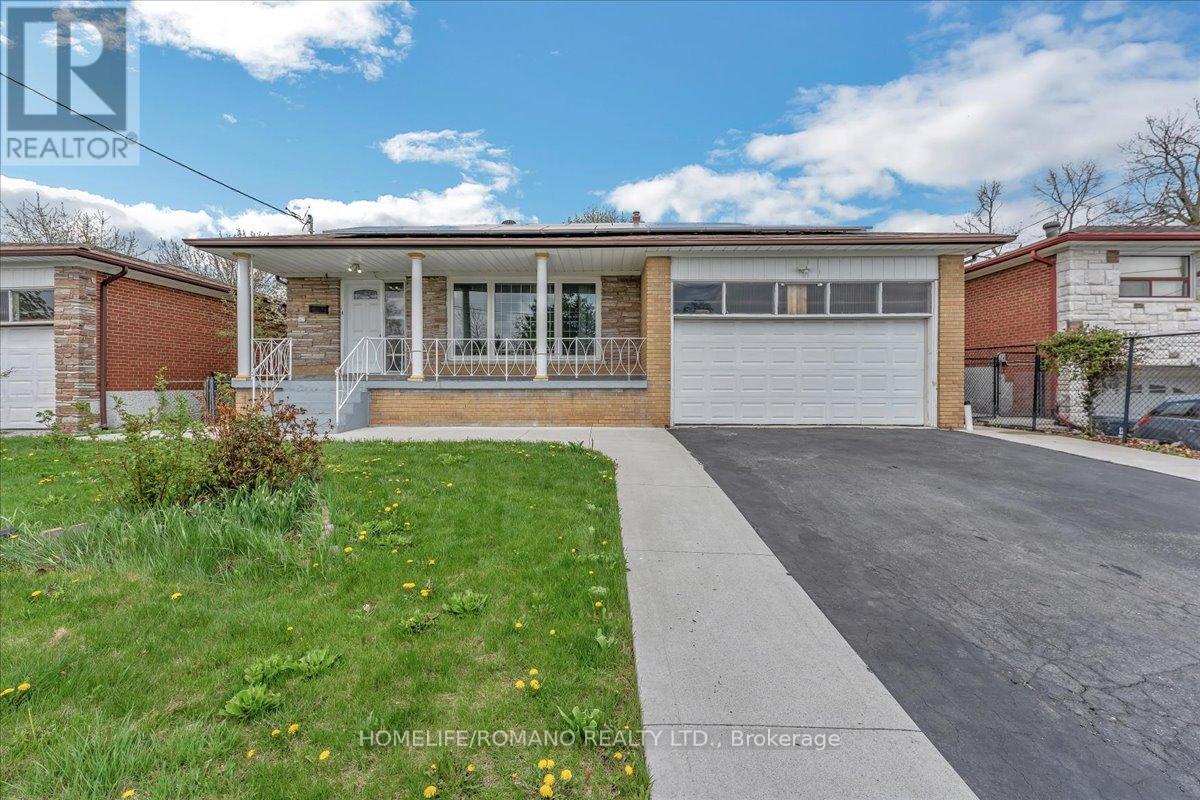 43 Hoover Crescent, Toronto, Ontario  M3N 1P4 - Photo 2 - W12144410