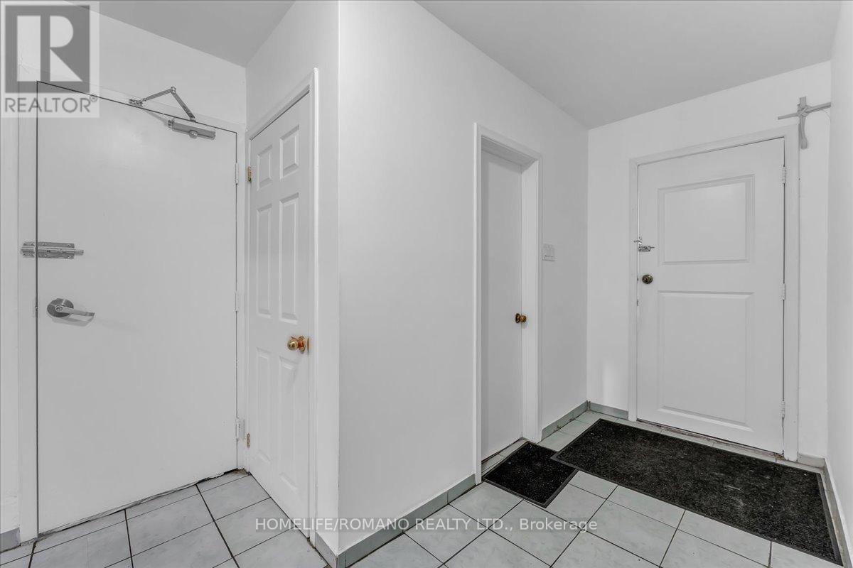 43 Hoover Crescent, Toronto, Ontario  M3N 1P4 - Photo 31 - W12144410