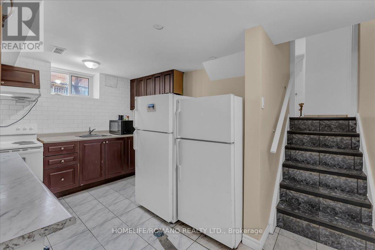 43 Hoover Crescent, Toronto, Ontario  M3N 1P4 - Photo 33 - W12144410
