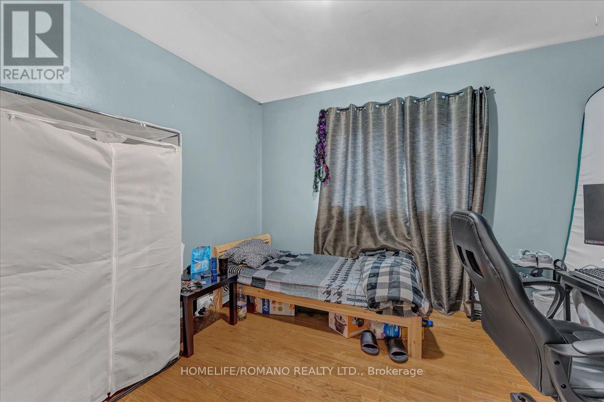 43 Hoover Crescent, Toronto, Ontario  M3N 1P4 - Photo 38 - W12144410