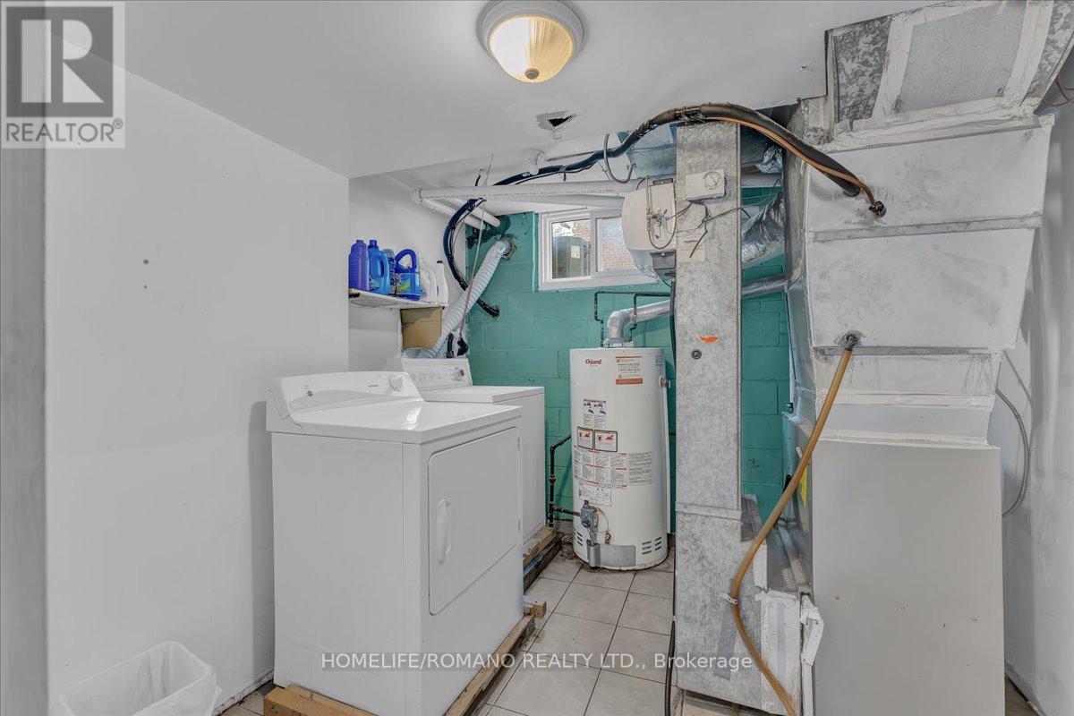 43 Hoover Crescent, Toronto, Ontario  M3N 1P4 - Photo 44 - W12144410