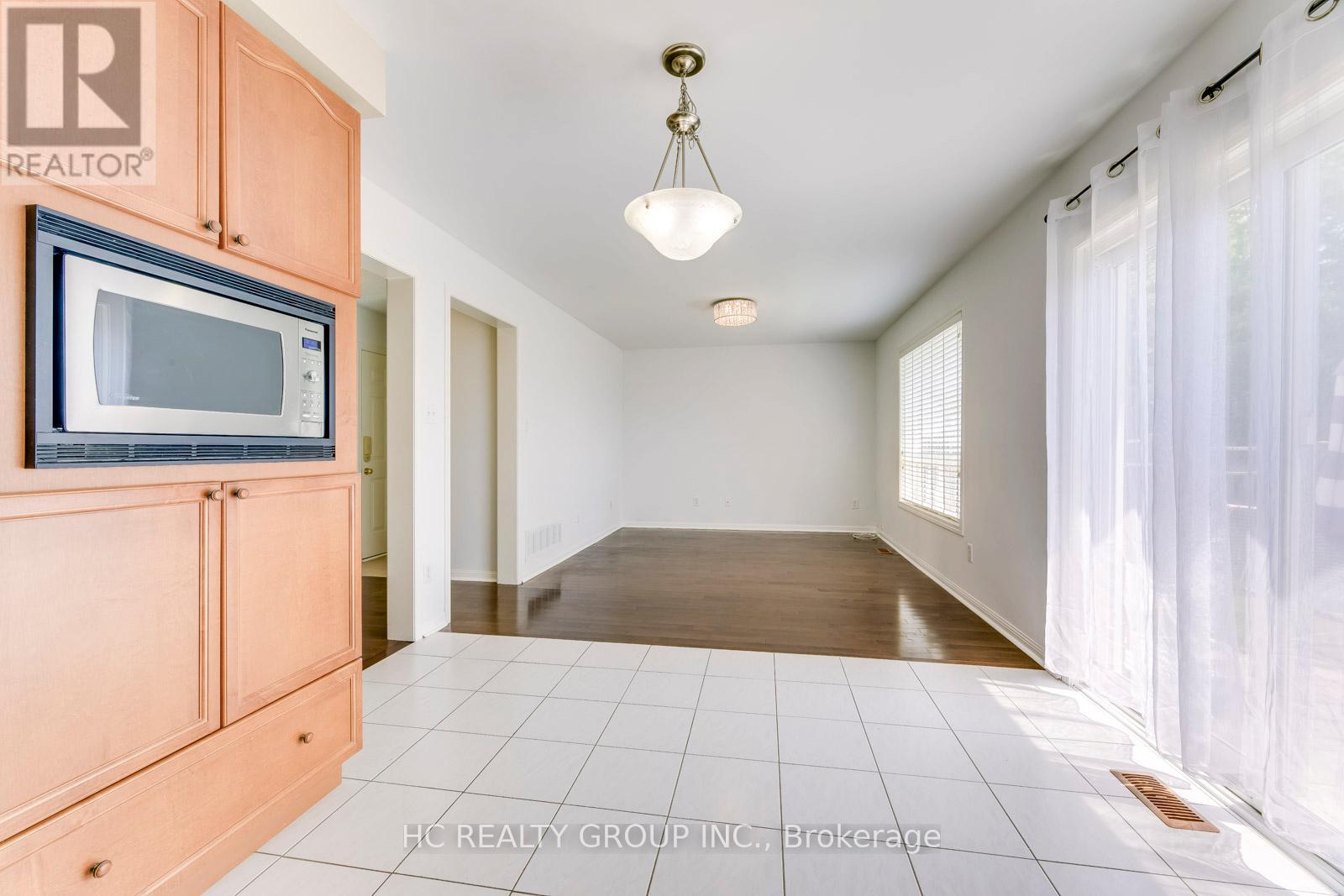 3045 Abernathy Way, Oakville (Bc Bronte Creek), Ontario  L6M 5C1 - Photo 21 - W12144452