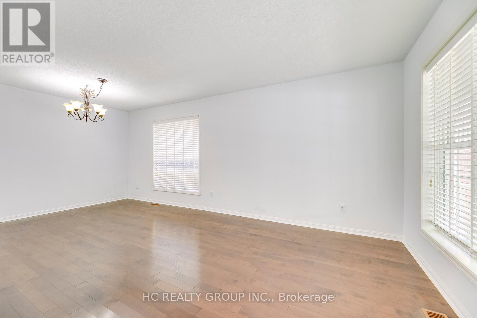 3045 Abernathy Way, Oakville (Bc Bronte Creek), Ontario  L6M 5C1 - Photo 8 - W12144452