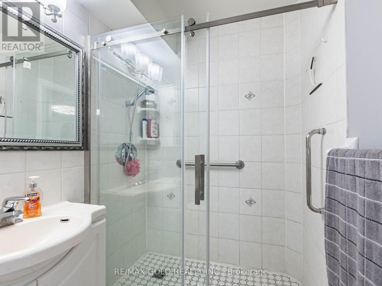 201 - 3 Dayspring Circle, Brampton, Ontario  L6P 1B7 - Photo 18 - W12144520