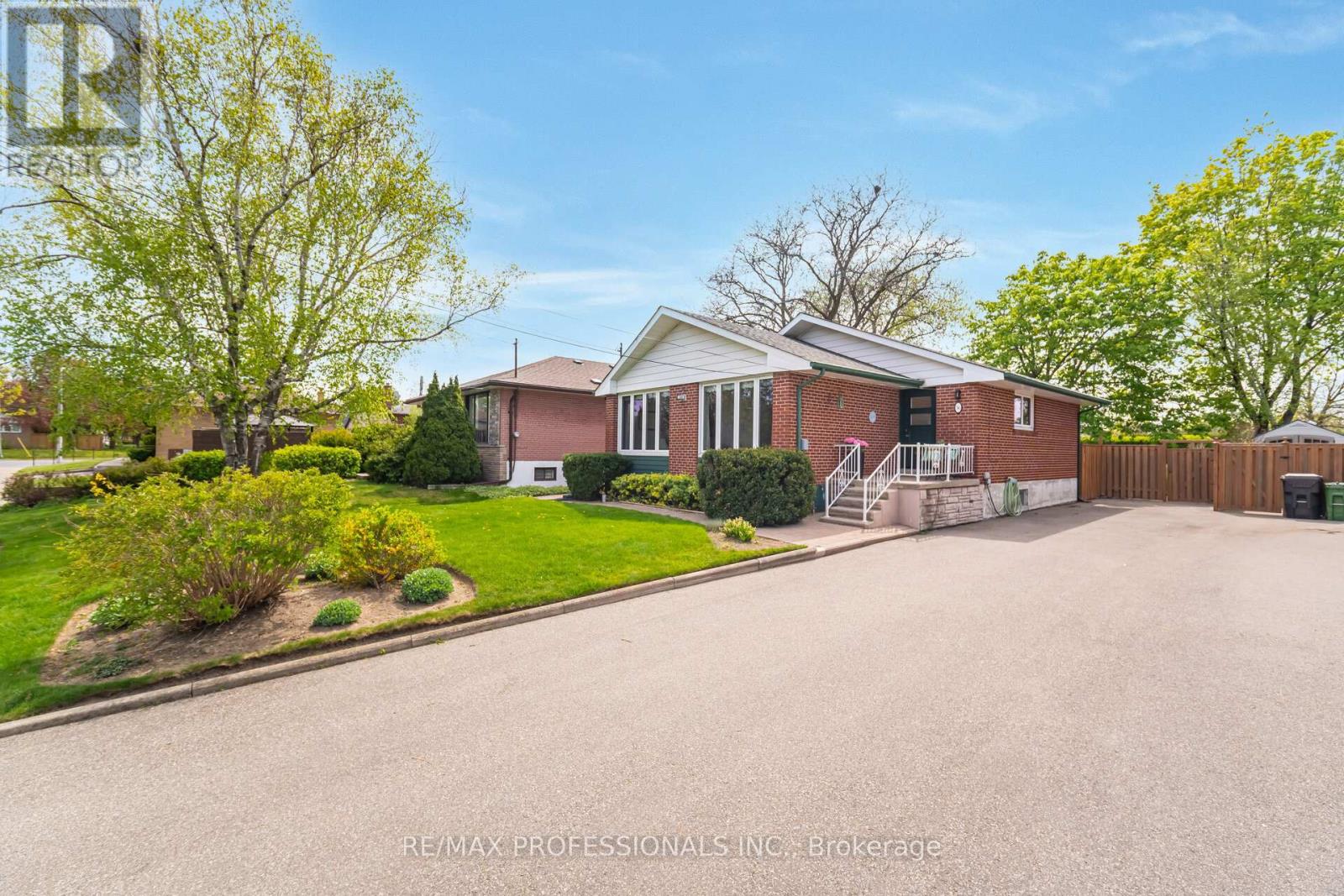 Property at 36 TEMPLAR DRIVE image 1