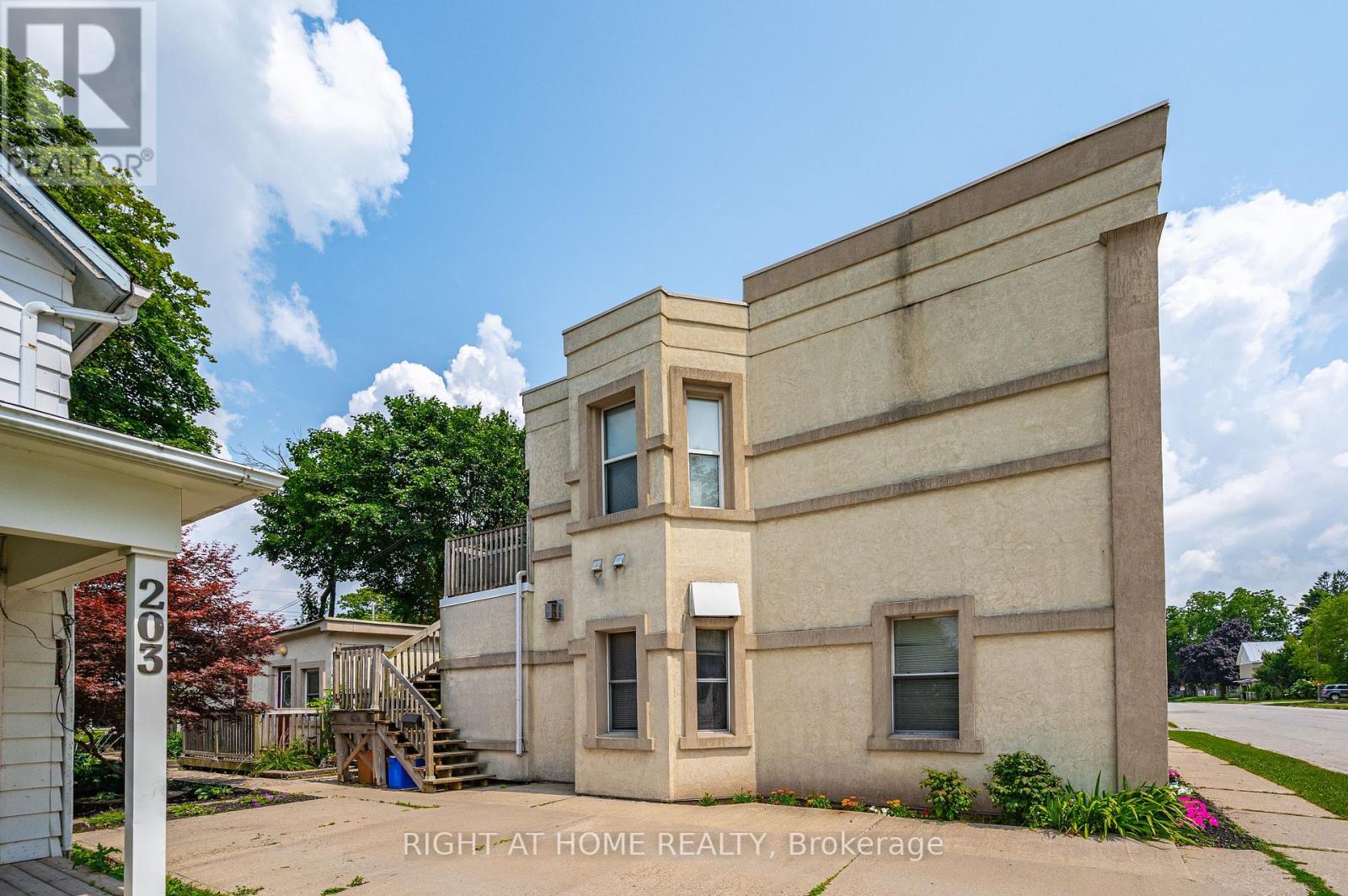 213 MAIN STREET E, Minto, Ontario