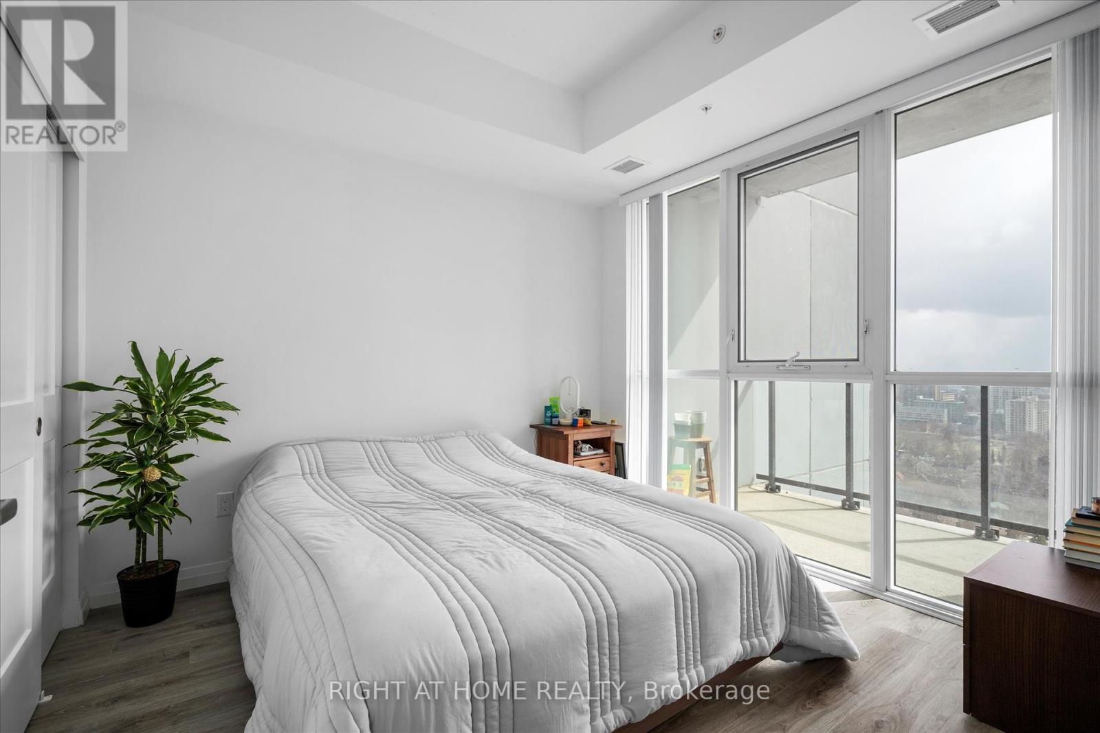 2503 - 108 Garment Street, Kitchener, Ontario  N2G 0E2 - Photo 9 - X12144400