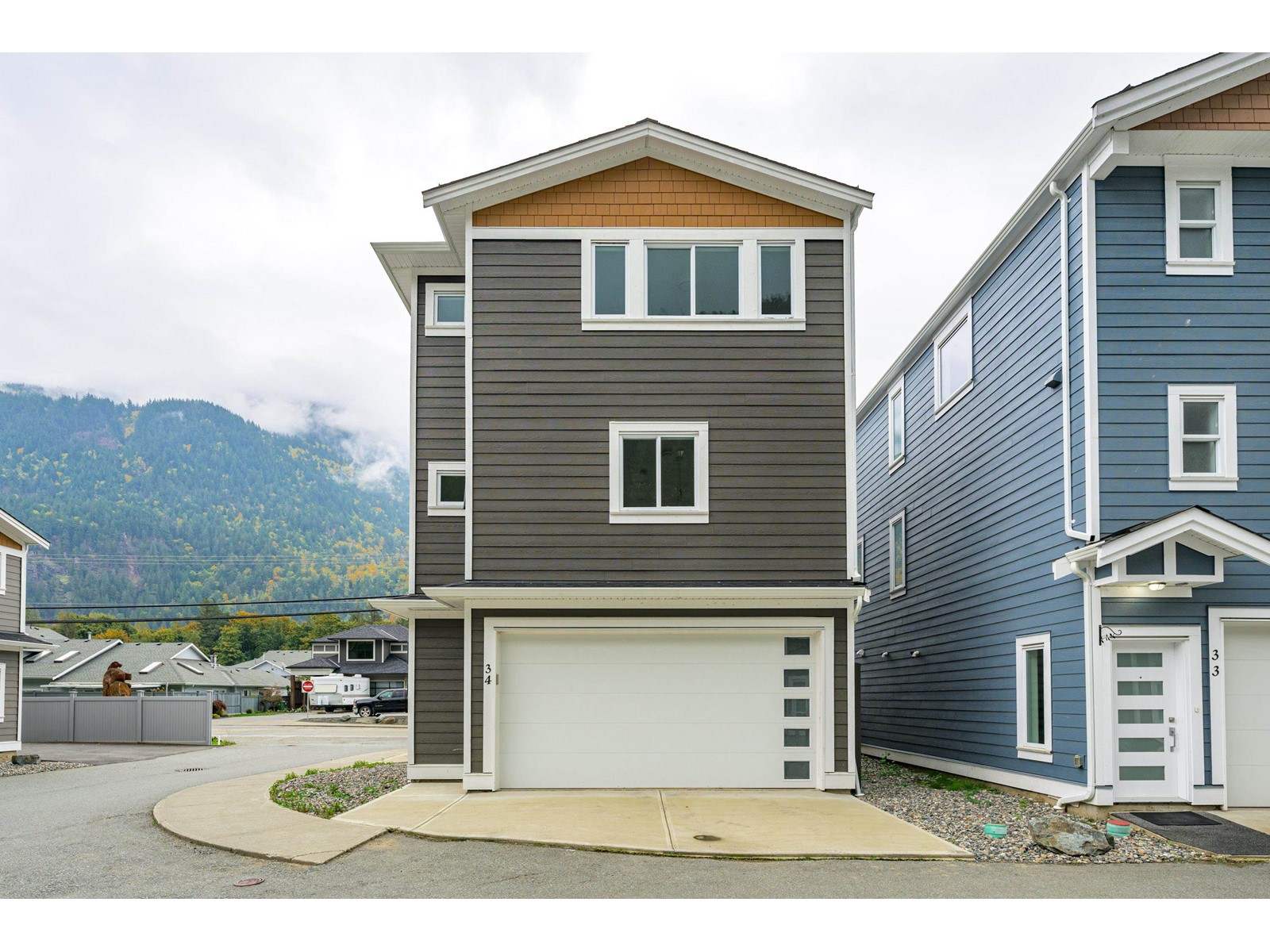 34 750 HOT SPRINGS ROAD STREET|Harrison Hot Springs, Harrison Hot Springs, British Columbia