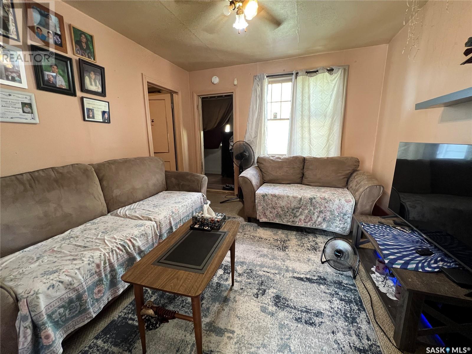 Property at 351 R AVENUE S image 2