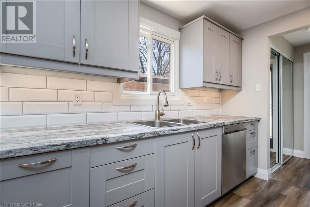 Property at 304 DINISON Place image 3