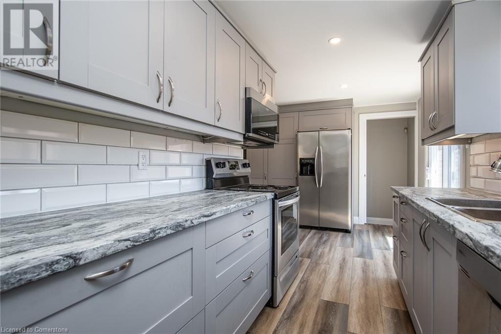 Property at 304 DINISON Place image 4