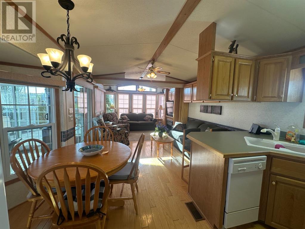 2049, 25054 South Pine Lake Road, Rural Red Deer County, Alberta  T0M 2A0 - Photo 11 - A2217039