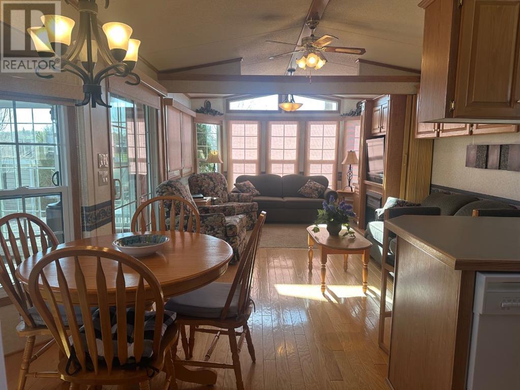 2049, 25054 South Pine Lake Road, Rural Red Deer County, Alberta  T0M 2A0 - Photo 4 - A2217039