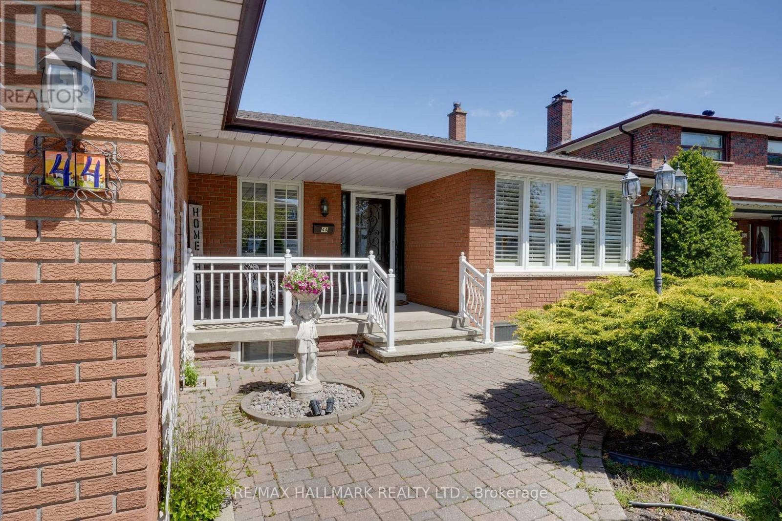 Property at 44 ARKONA DRIVE image 2
