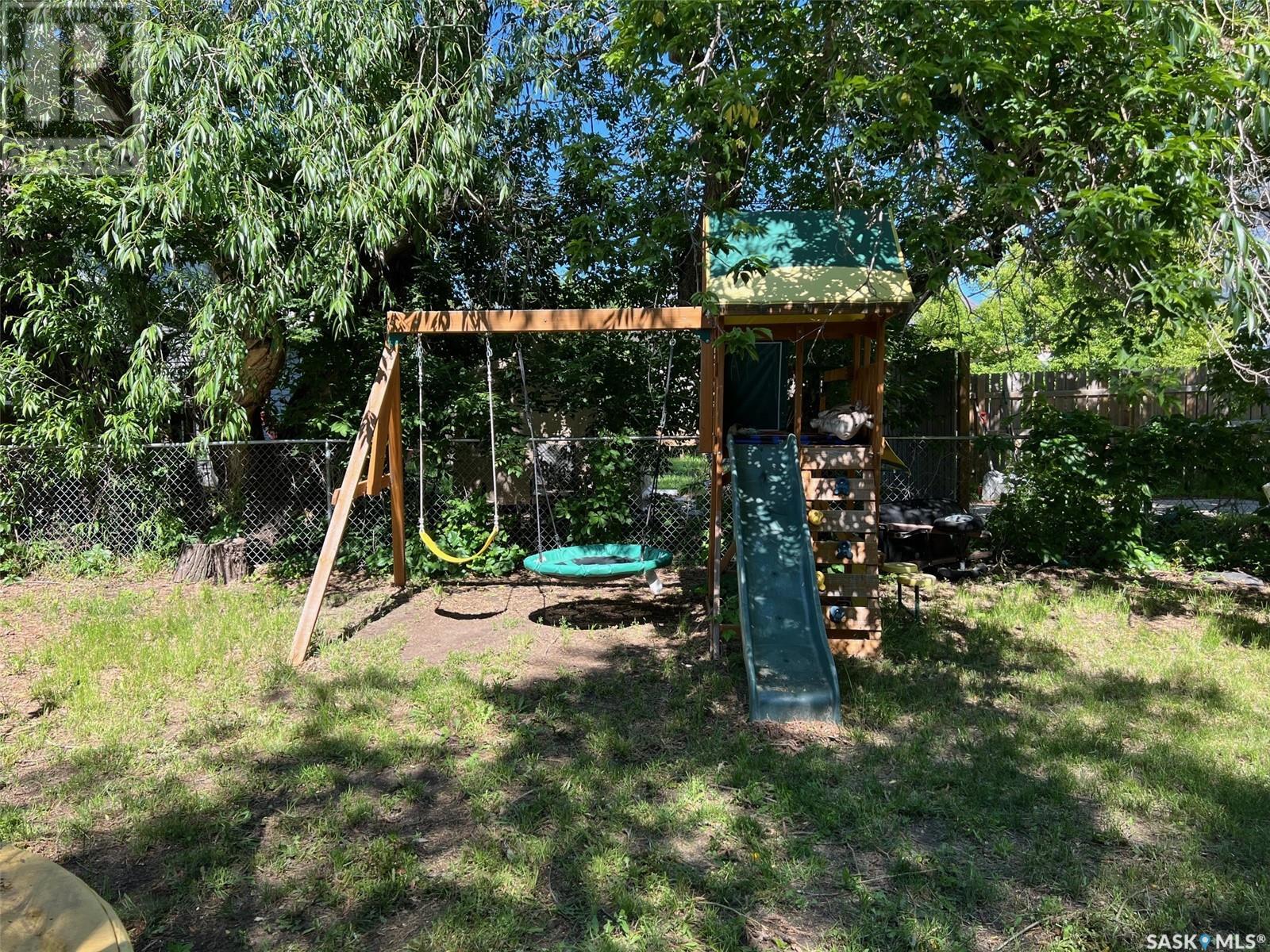 1217 2nd Street, Estevan, Saskatchewan  S4A 0M1 - Photo 38 - SK005486