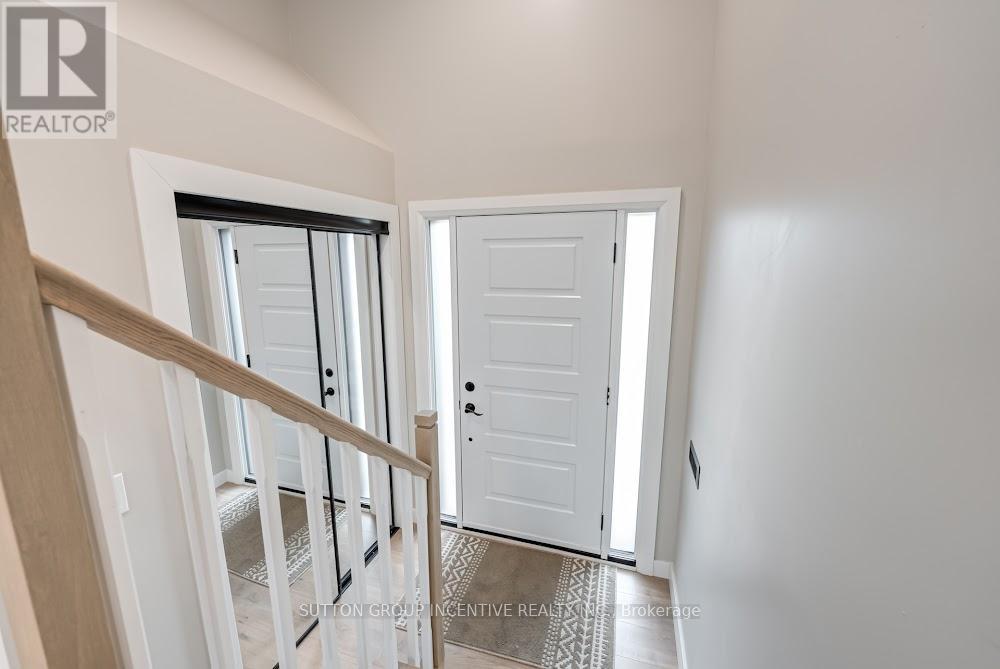 Property at 2252 RICHARD STREET image 3