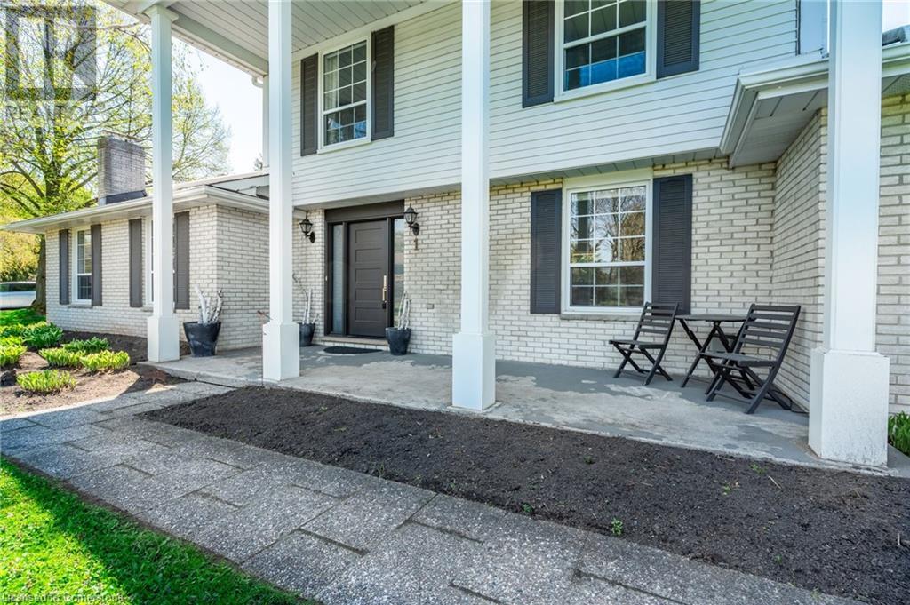 Property at 1 ACREDALE Drive image 4