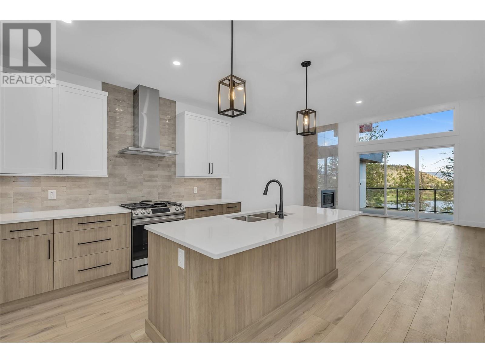 2835 Canyon Crest Drive Unit# 2, West Kelowna, British Columbia