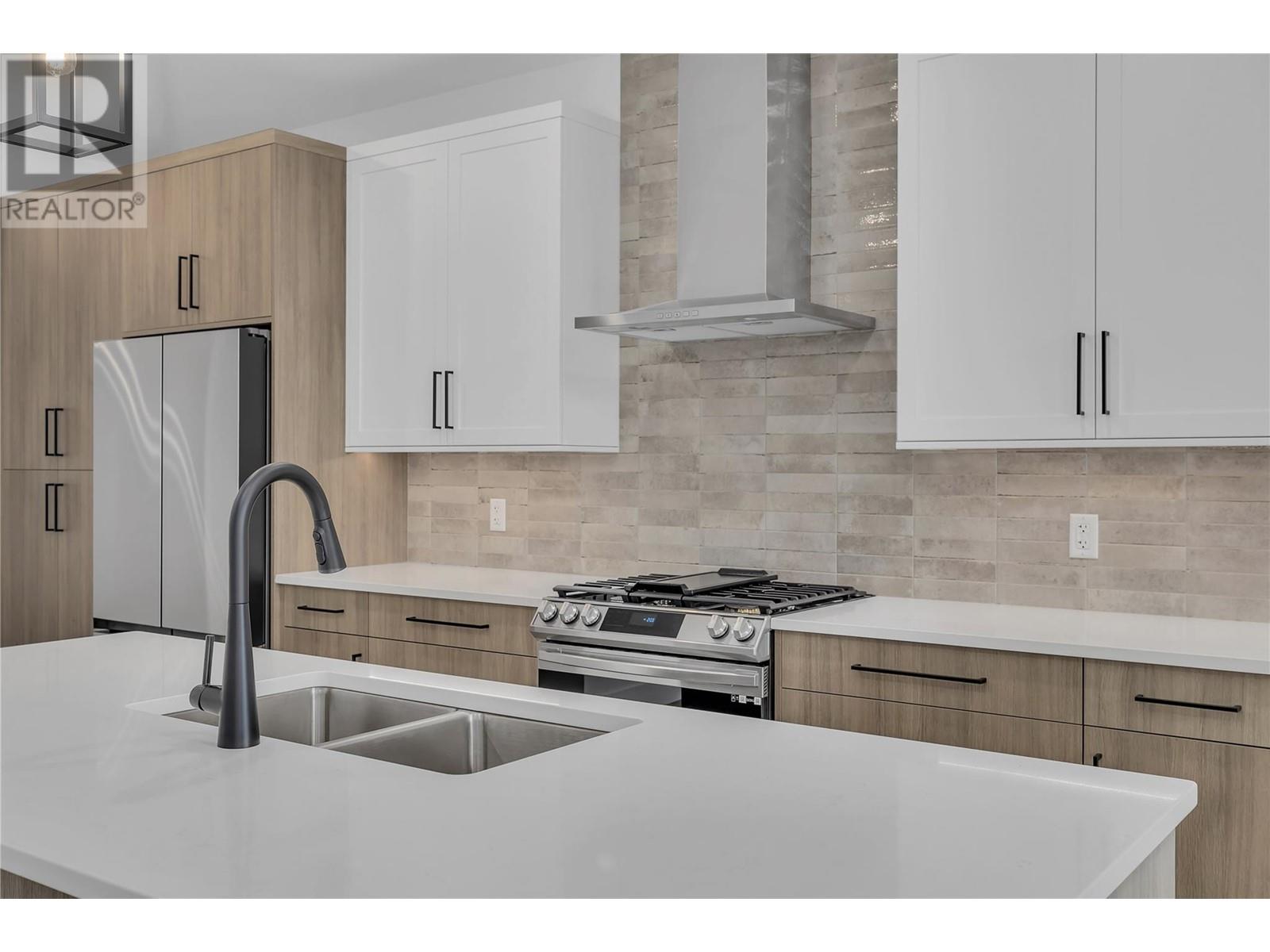 Property at 2835 Canyon Crest Drive Unit# 2 image 5
