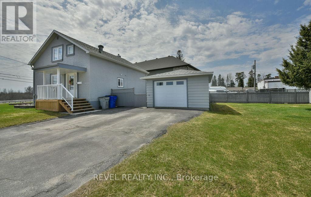 Property at 864 RIVERSIDE DRIVE image 5