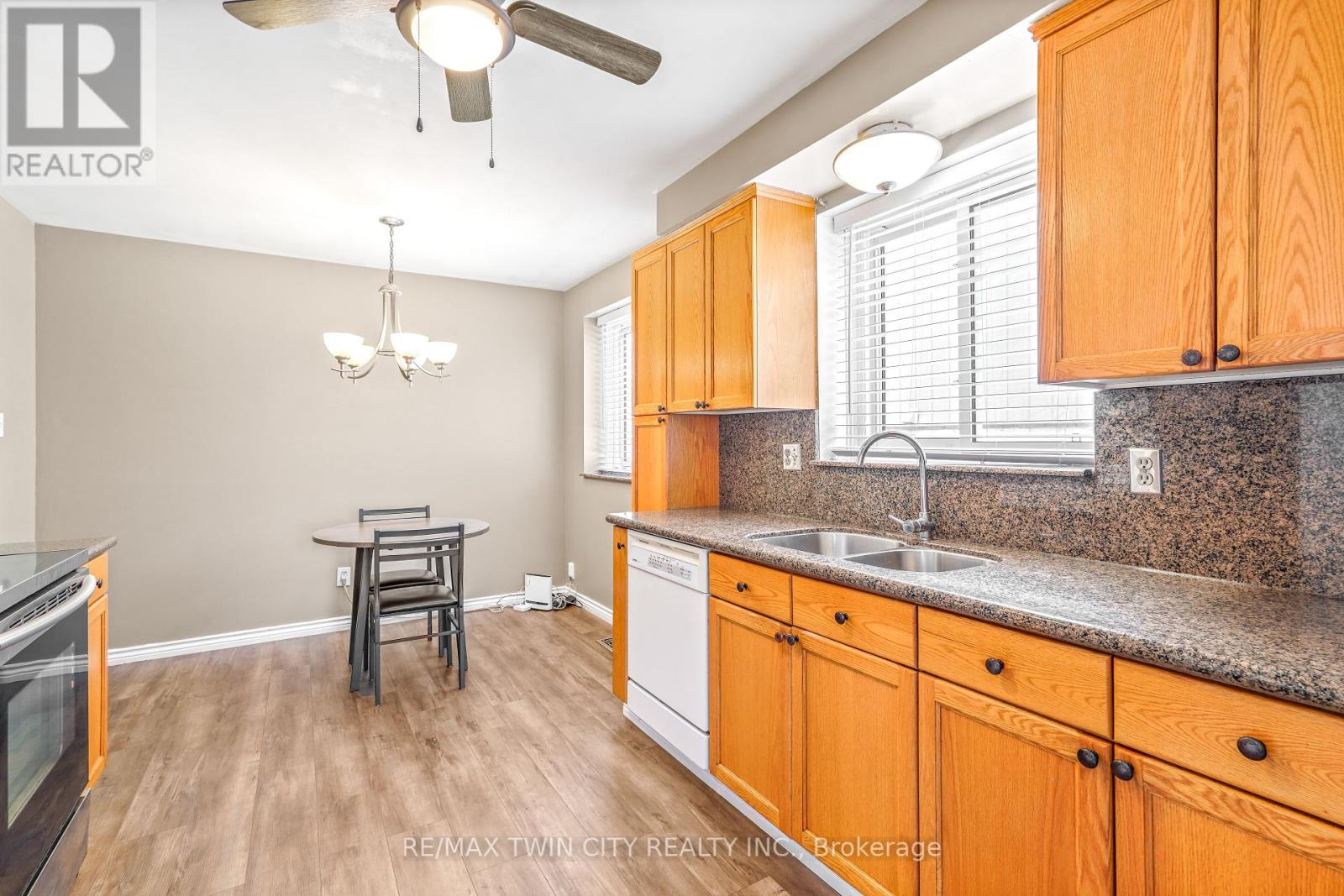 21 Dorchester Avenue, Brantford, Ontario  N3R 5G3 - Photo 11 - X12089186