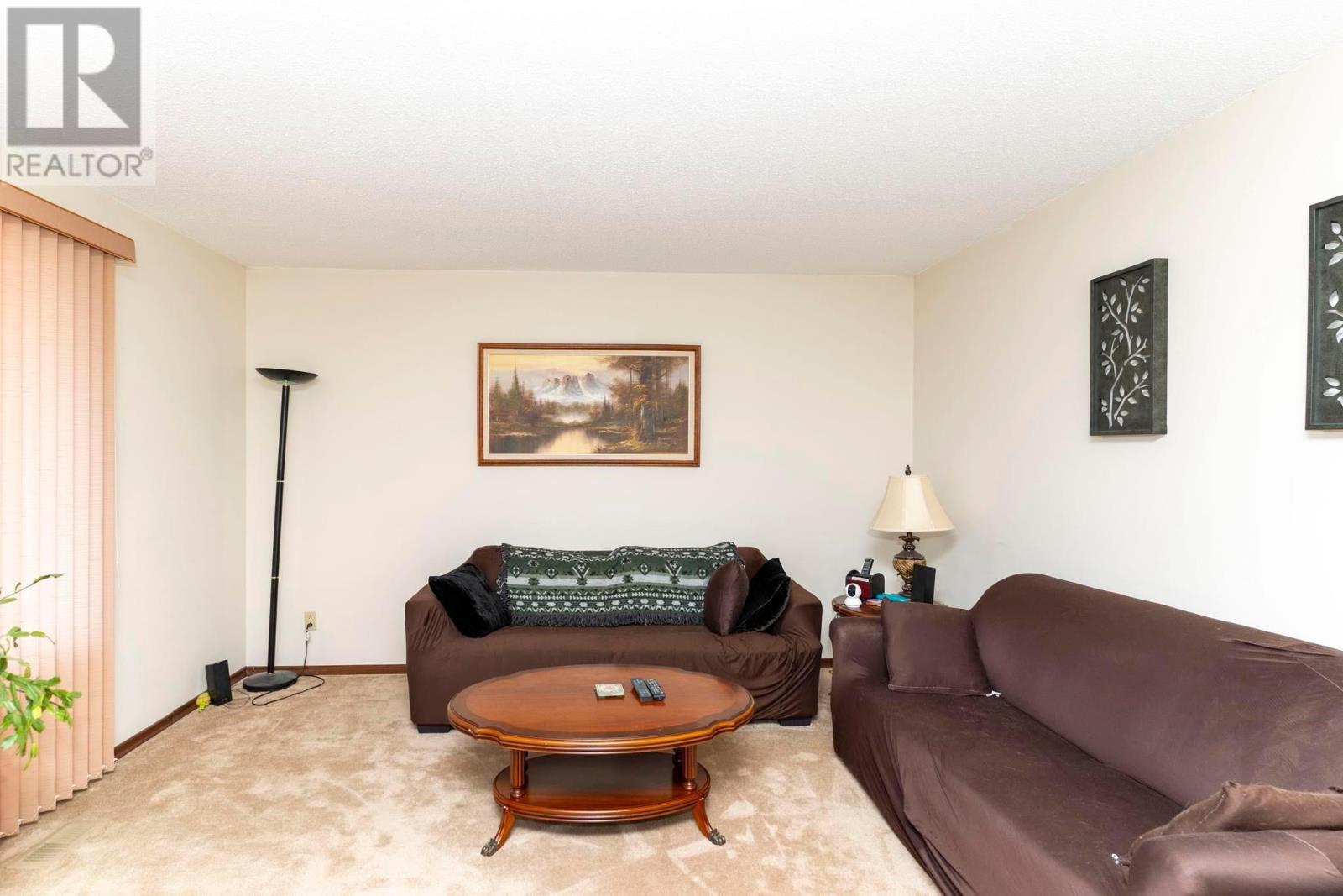 Property at 646 Mohawk CRES image 3