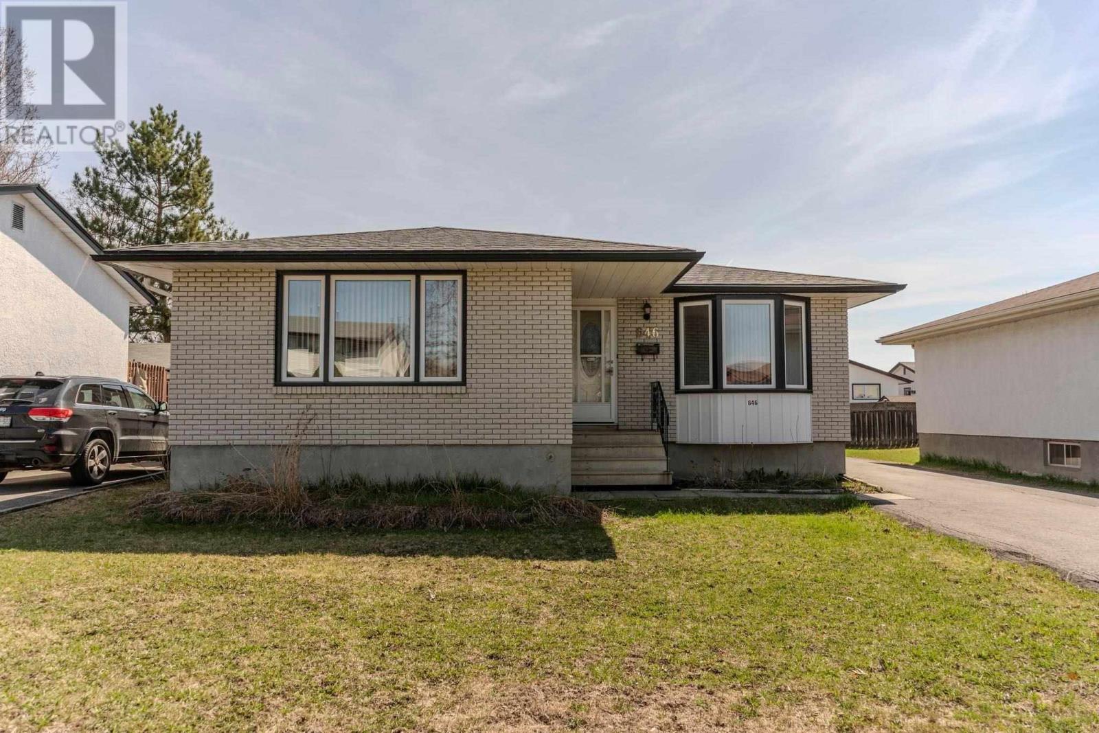 646 Mohawk Cres, Thunder Bay, Ontario  P7C 5G5 - Photo 32 - TB251143