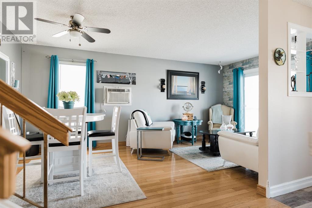 Property at 121 Fullerton Drive image 3