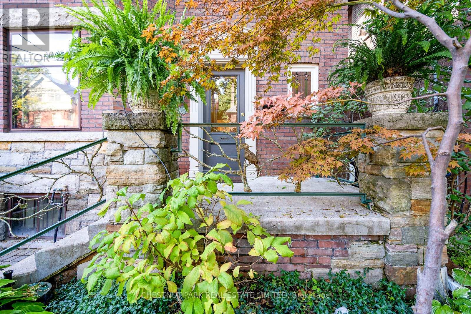 40 ADMIRAL ROAD, Toronto, Ontario