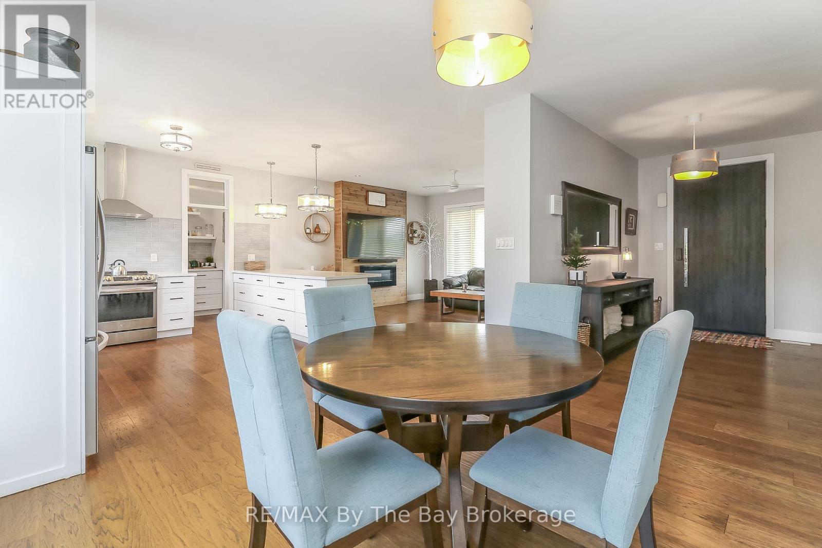Property at 153 RUE ERIC image 3