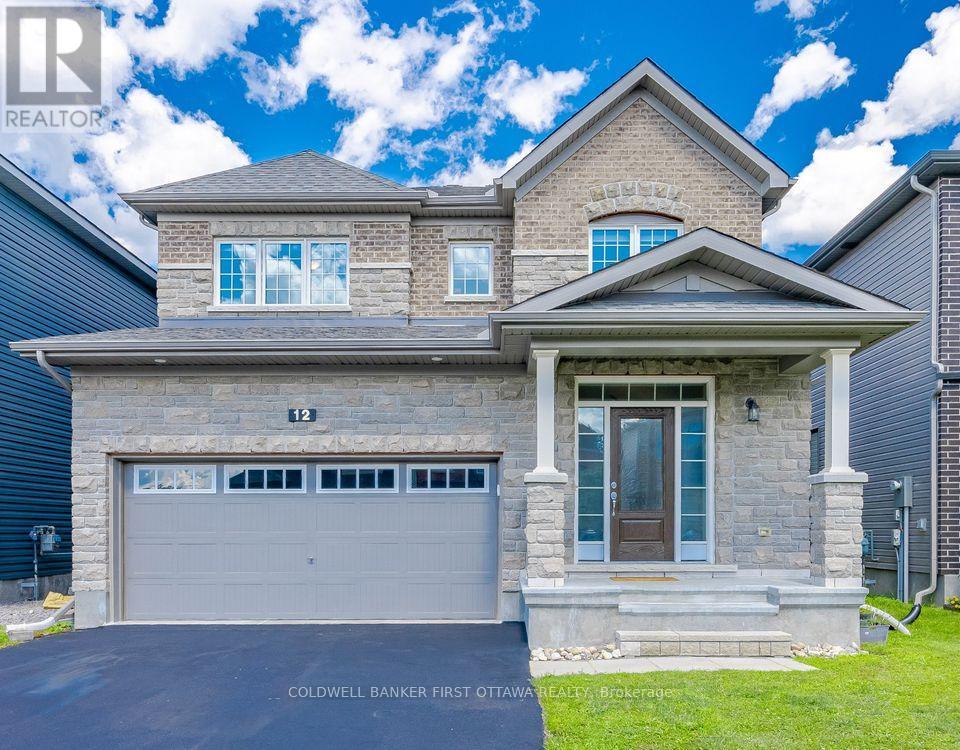 12 Hawks Landing Crescent, Ottawa, Ontario  K2S 1W1 - Photo 1 - X12144680