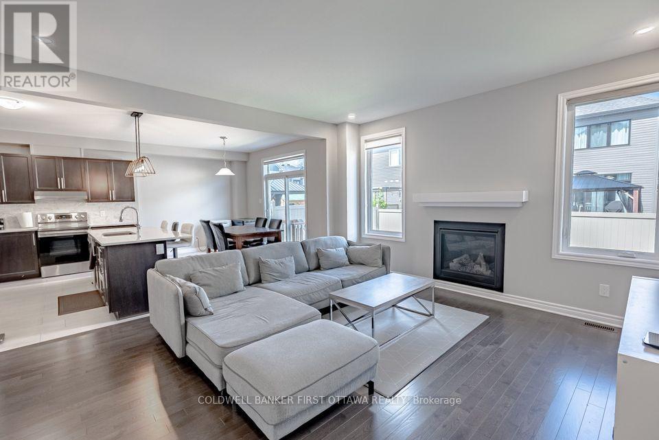 12 Hawks Landing Crescent, Ottawa, Ontario  K2S 1W1 - Photo 12 - X12144680