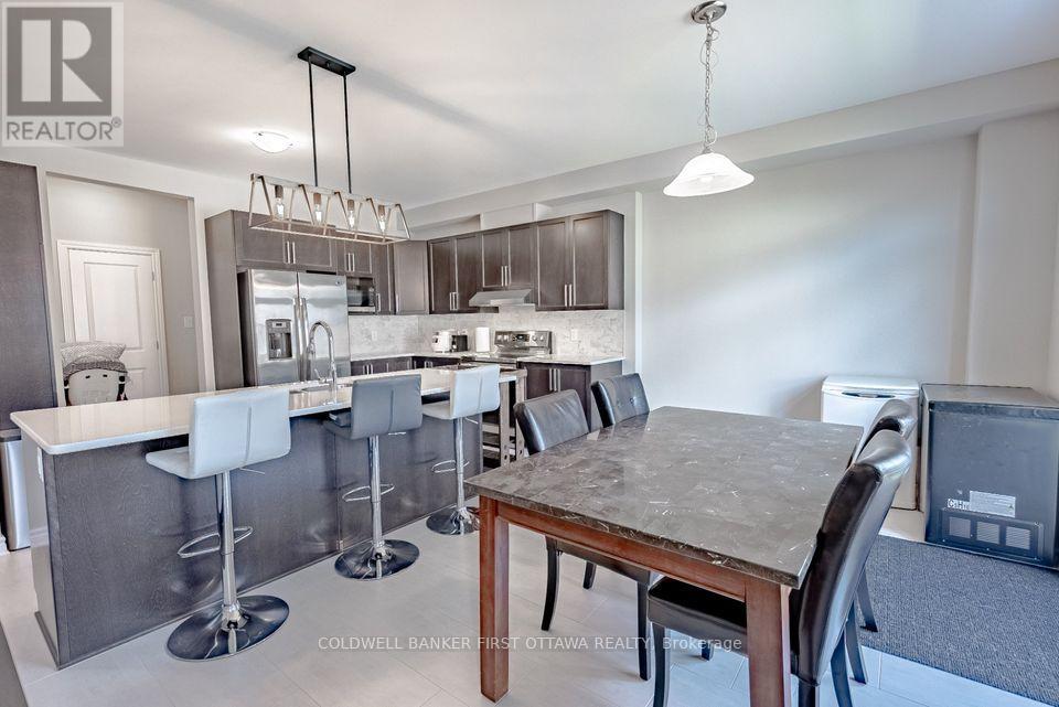 12 Hawks Landing Crescent, Ottawa, Ontario  K2S 1W1 - Photo 15 - X12144680