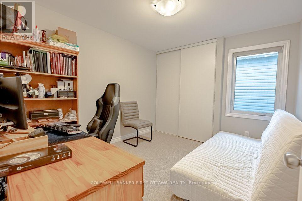 12 Hawks Landing Crescent, Ottawa, Ontario  K2S 1W1 - Photo 19 - X12144680