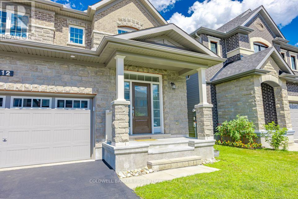 12 Hawks Landing Crescent, Ottawa, Ontario  K2S 1W1 - Photo 2 - X12144680