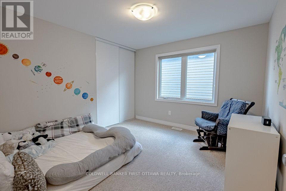 12 Hawks Landing Crescent, Ottawa, Ontario  K2S 1W1 - Photo 20 - X12144680