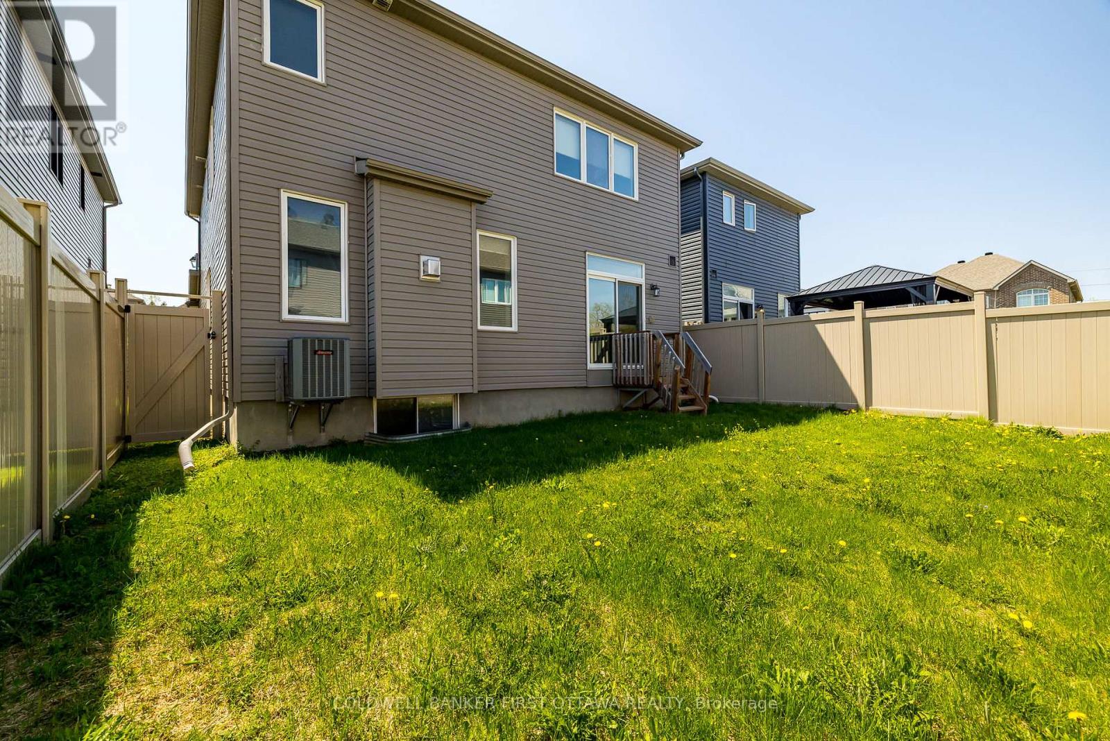 12 Hawks Landing Crescent, Ottawa, Ontario  K2S 1W1 - Photo 26 - X12144680