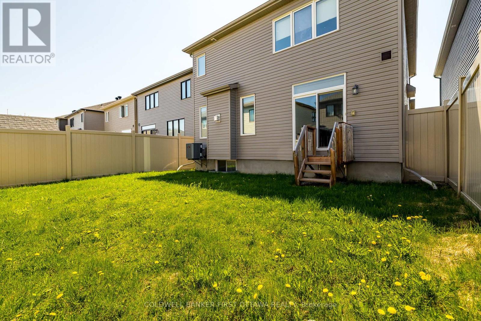 12 Hawks Landing Crescent, Ottawa, Ontario  K2S 1W1 - Photo 28 - X12144680