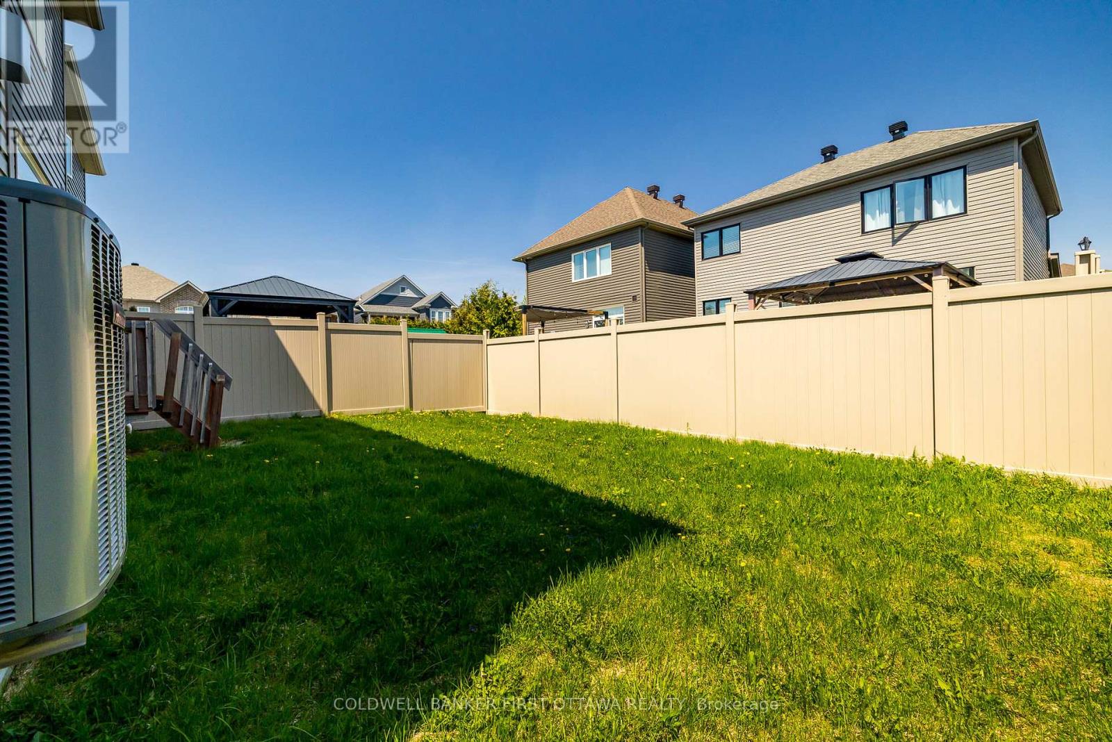 12 Hawks Landing Crescent, Ottawa, Ontario  K2S 1W1 - Photo 30 - X12144680