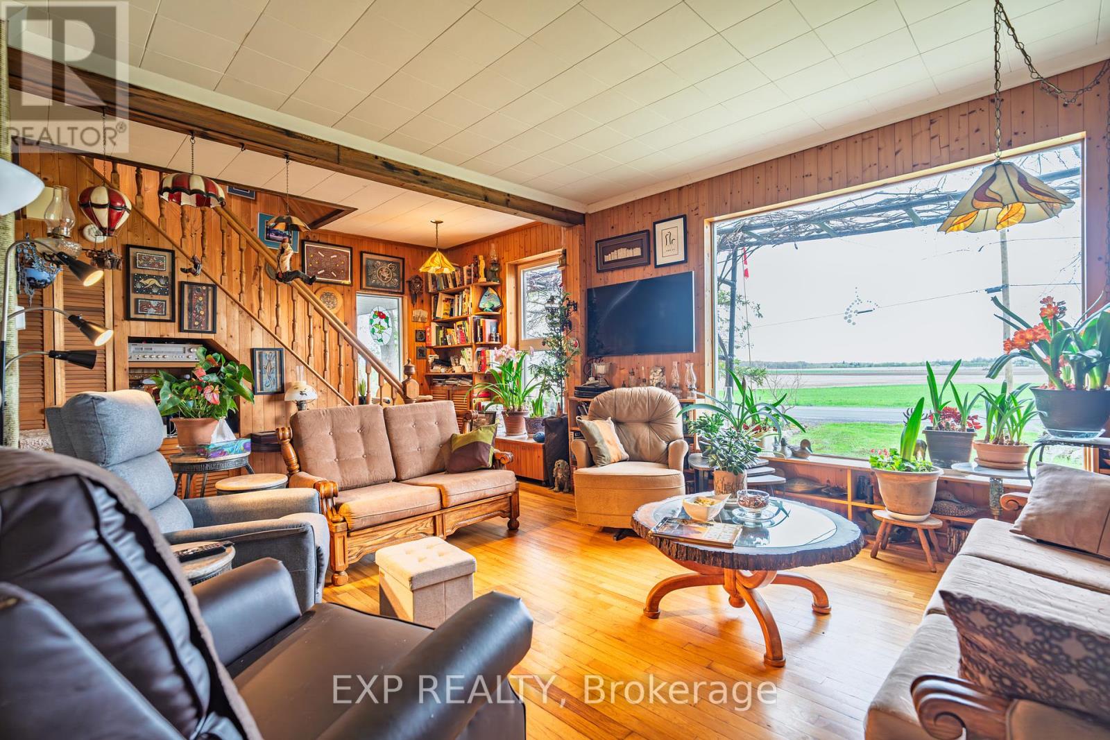 531 Route 400, Russell, Ontario  K4R 1E5 - Photo 4 - X12144774