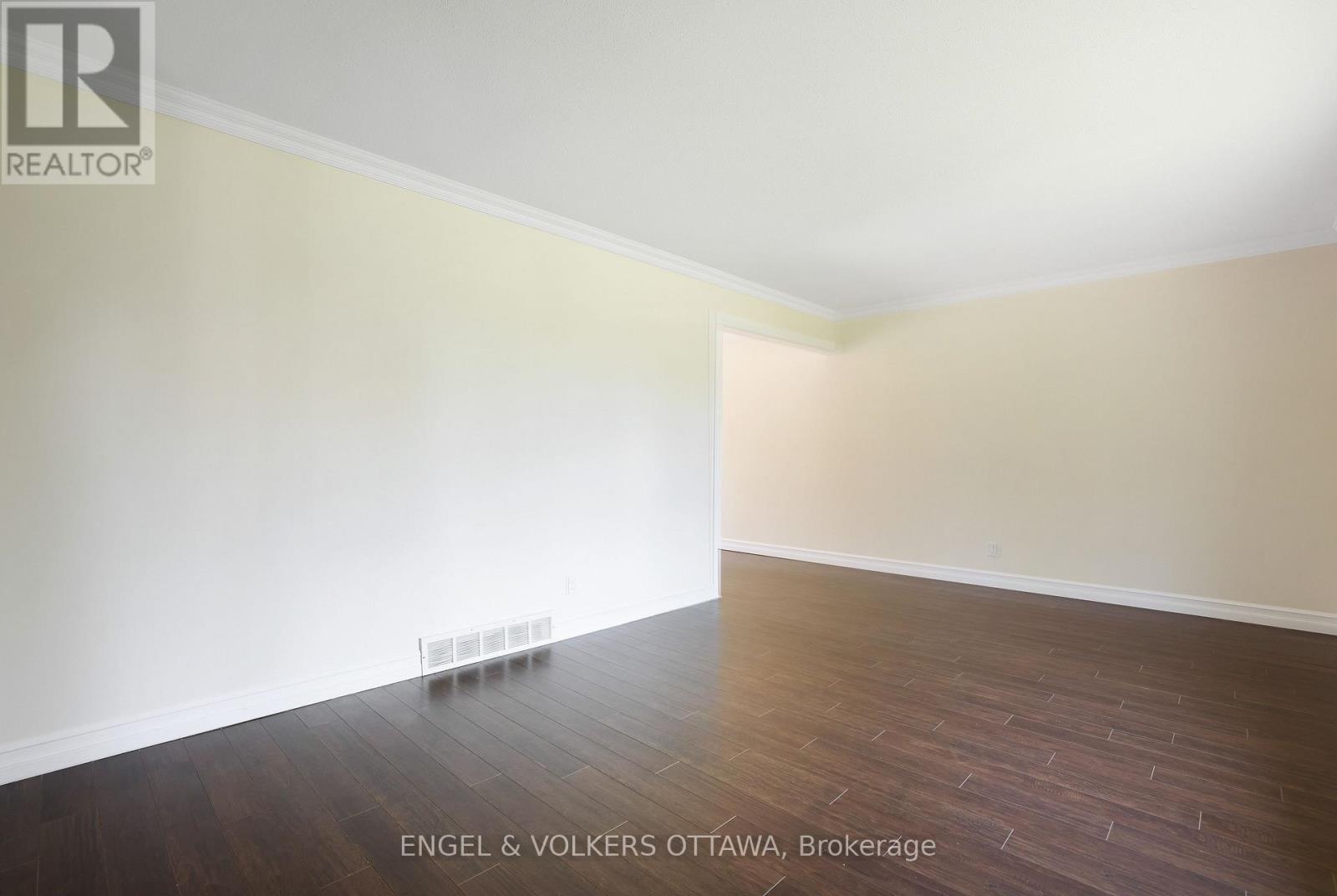 25 Coldstream Drive, Ottawa, Ontario  K0A 3P0 - Photo 8 - X12144788