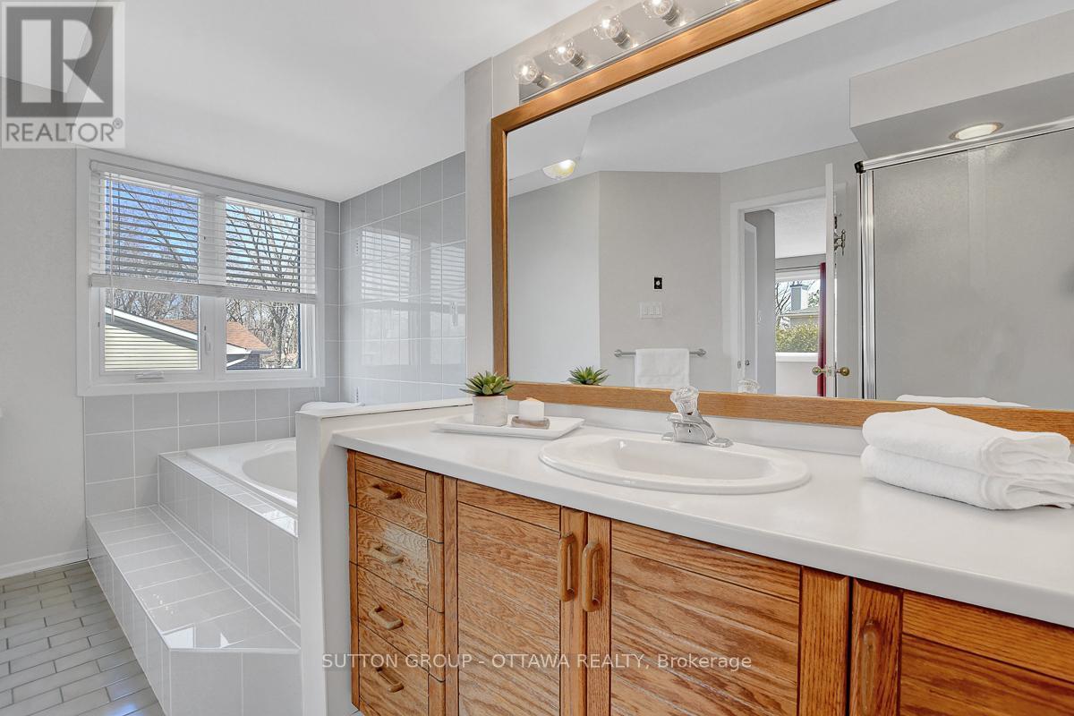 1016 Deauville Crescent, Ottawa, Ontario  K1C 5M6 - Photo 30 - X12144804