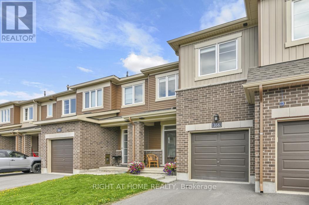 166 Gardenpost Terrace, Ottawa, Ontario  K4A 5G8 - Photo 2 - X12144821