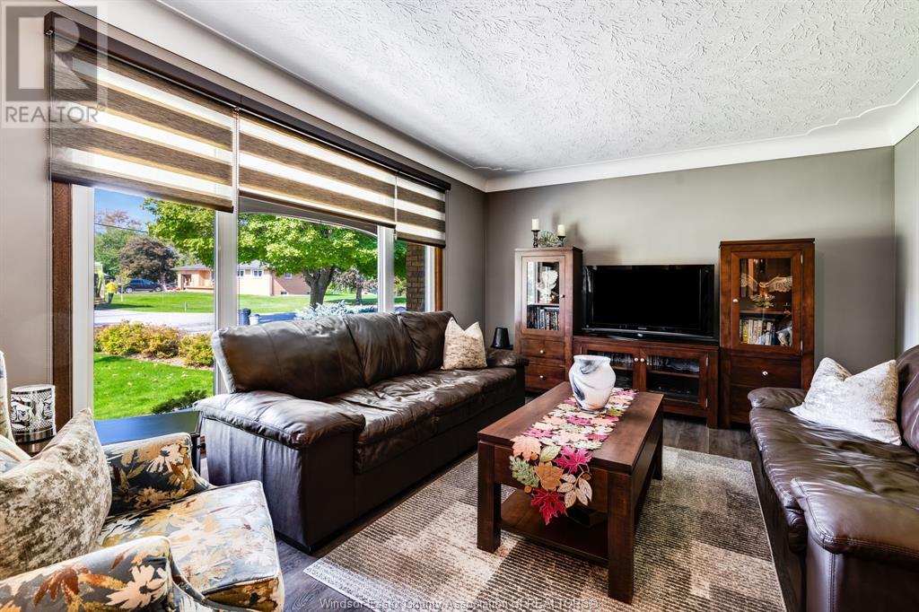 Property at 1418 SIMMERS AVENUE image 5